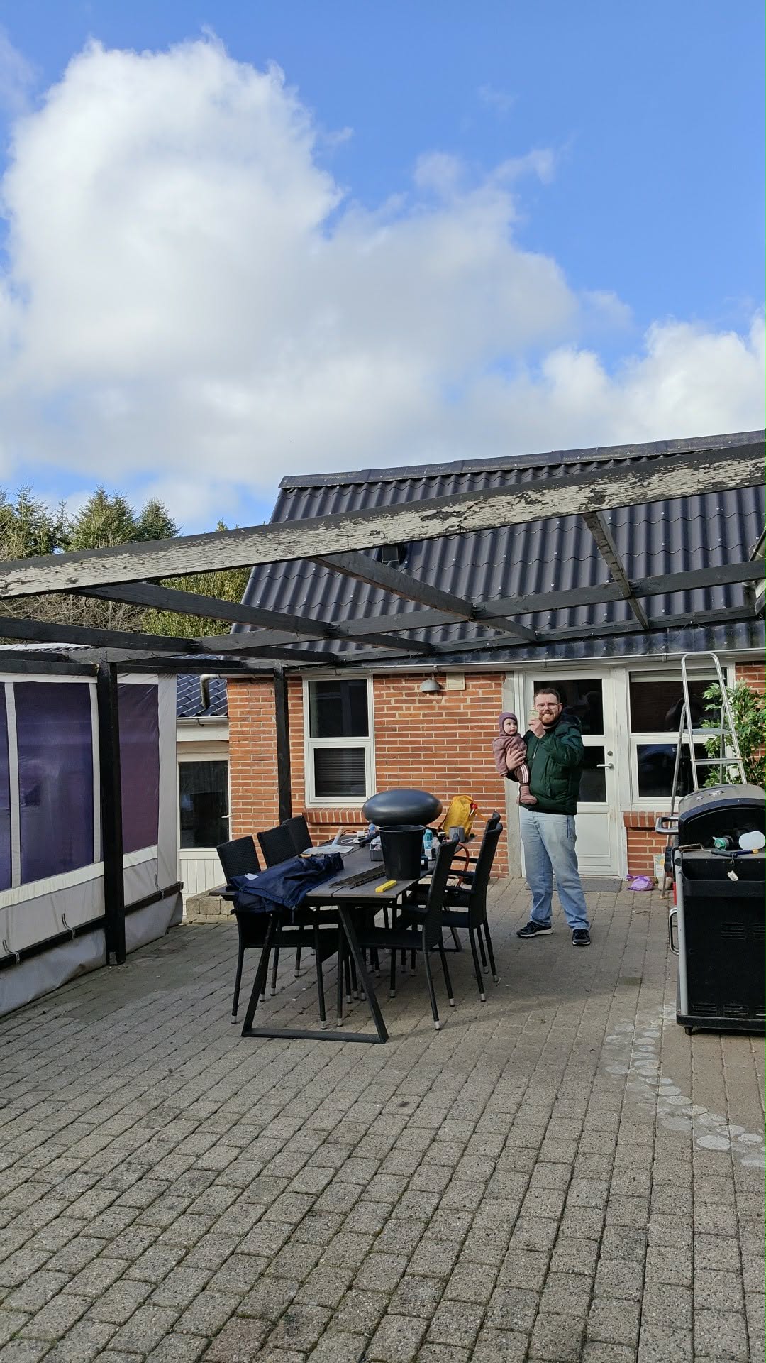 Overdækket terrasse før maling